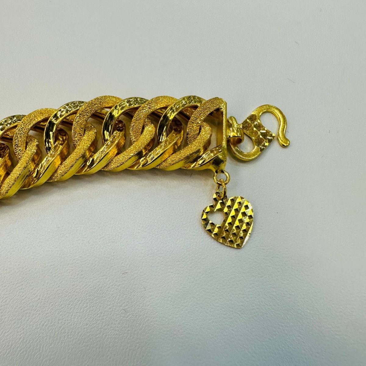 22k / 916 Gold Bold Sandy Lipan Bracelet - 22k gold 22k gold bracelet 916 gold Bracelets