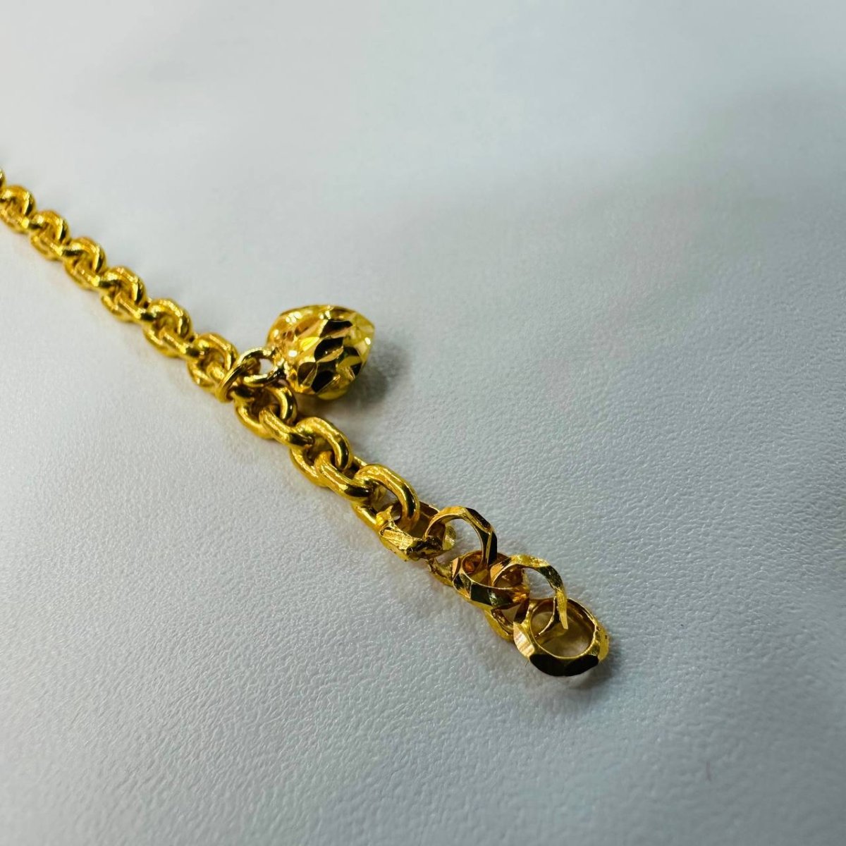 22k / 916 Gold Hollow Wan Zi Dangling Heart Bracelet - Best Gold Shop 22k gold 22k gold bracelet 916 gold Bracelets