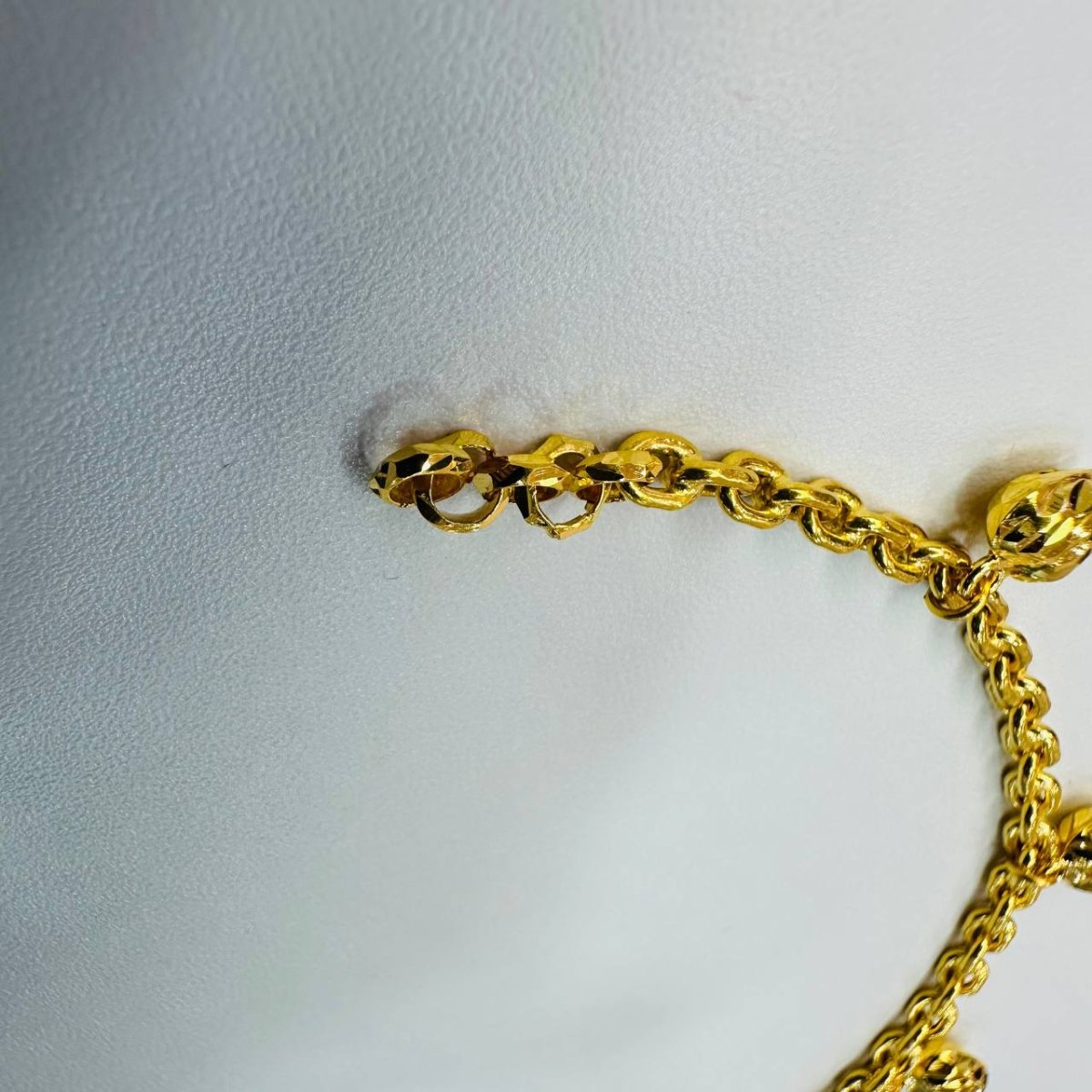 22k / 916 Gold Hollow Wan Zi Dangling Heart Bracelet - Best Gold Shop 22k gold 22k gold bracelet 916 gold Bracelets