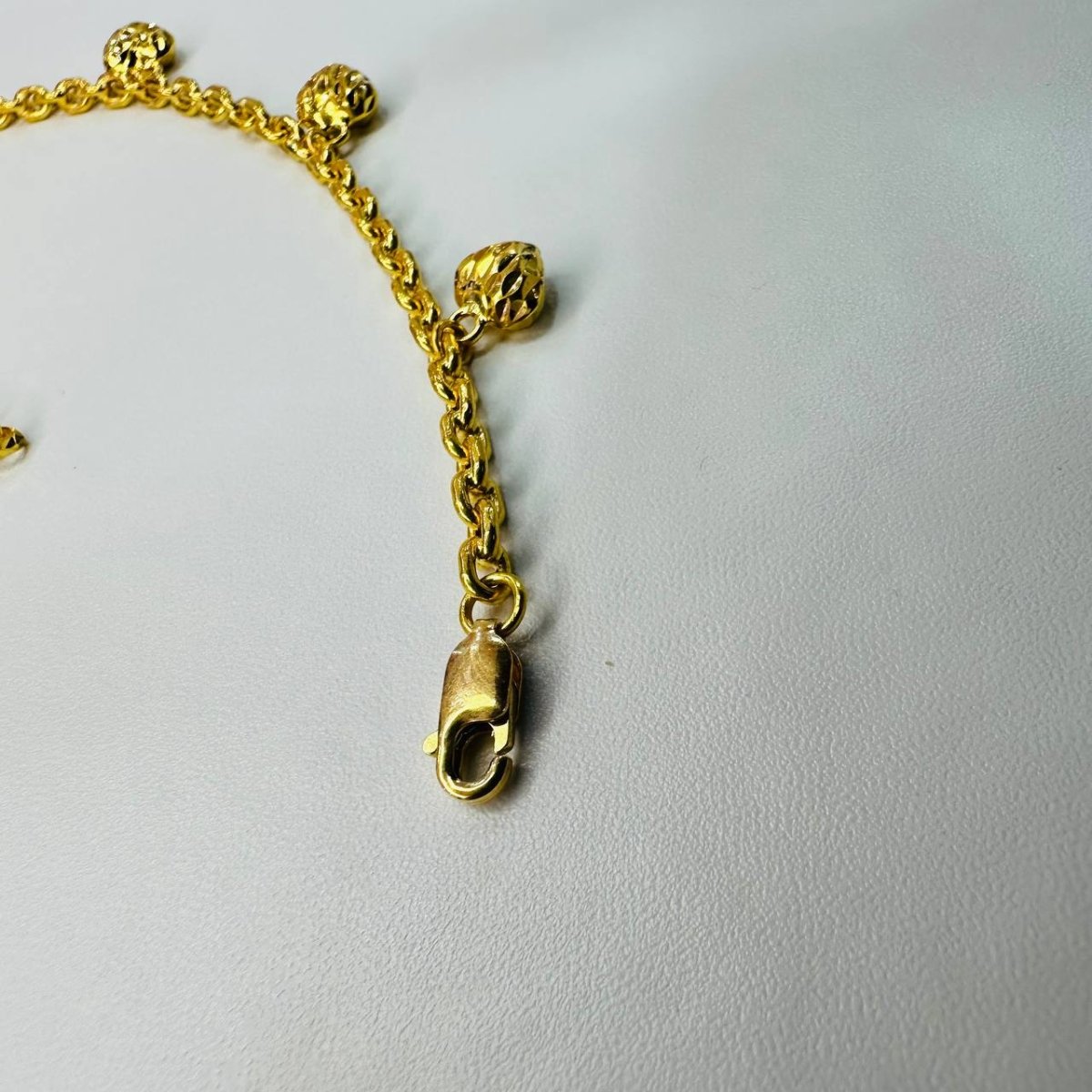 22k / 916 Gold Hollow Wan Zi Dangling Heart Bracelet - Best Gold Shop 22k gold 22k gold bracelet 916 gold Bracelets