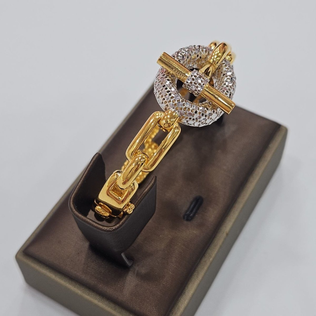 22k / 916 Gold Simple and Elegant Design Bangle - Best Gold Shop 22k gold 22k gold bracelet 916 gold Bracelets