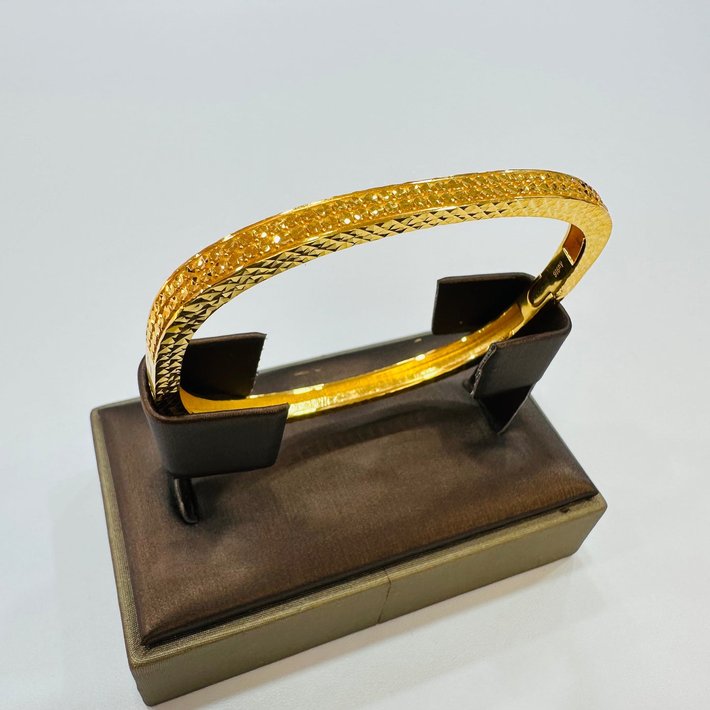 22k / 916 Gold Aurora Bangle by Best Gold Shop