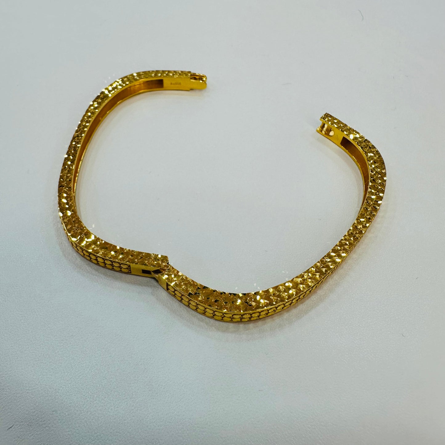 22k / 916 Gold Aurora Bangle by Best Gold Shop