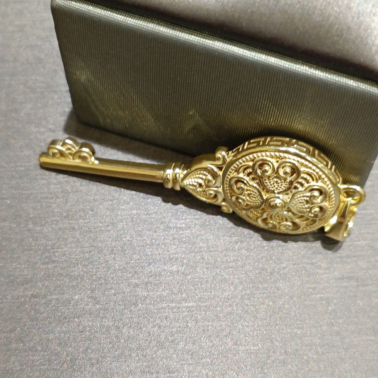 22k / 916 Gold Designer Key by Best Gold Shop