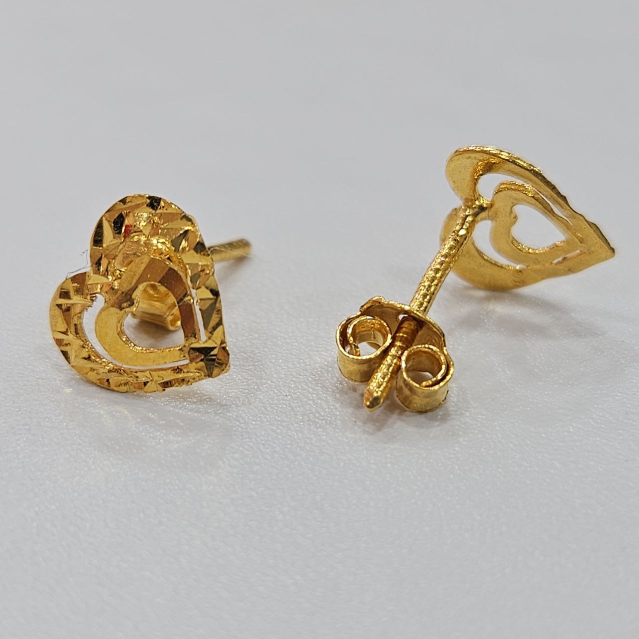 22k / 916 Gold Cutting Heart design Earring