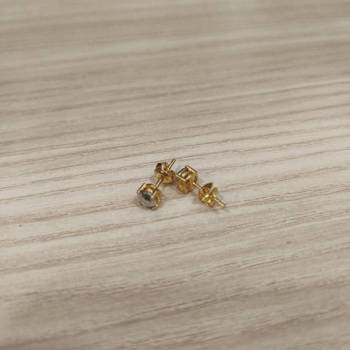 916 Gold Diamond-Cut Earrings | Elegant 22K Gold Design