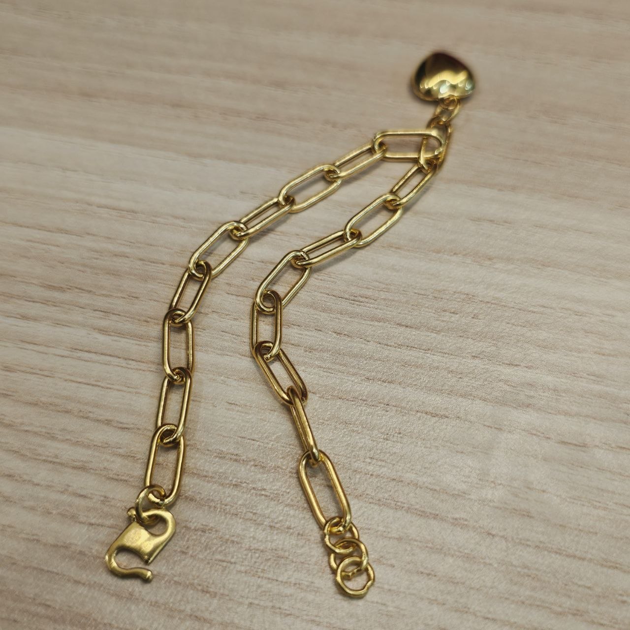 916 Gold Link Bracelet with Dangling Heart Version 2