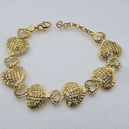 https://bestgoldshop.asia/products/22k-916-gold-heart-design-bracelet<br />
<br />
22k / 916...