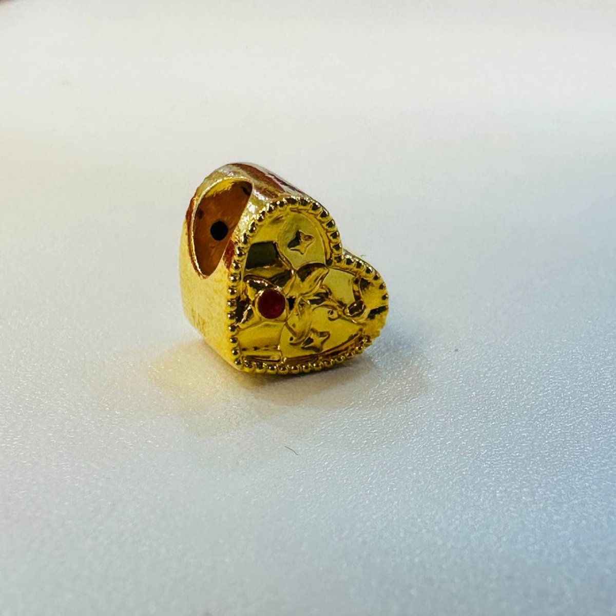 22K / 916 Gold Different Design 0.13 to 0.25 grams Weight Pendants and Charms - 22k gold pendant Charms & Pendants