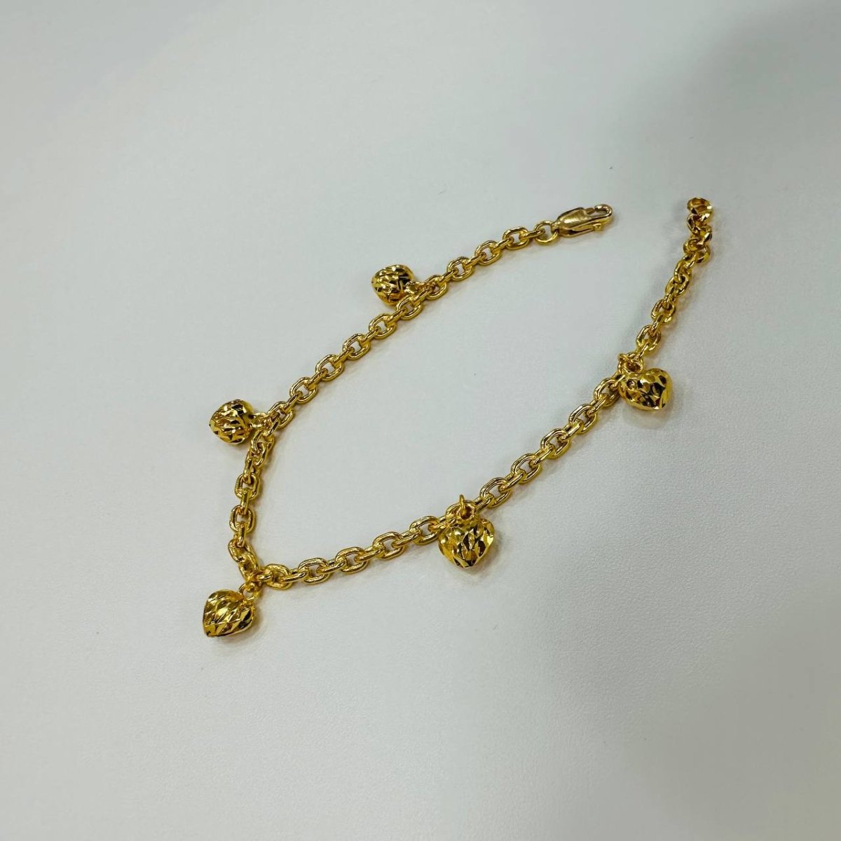 22k / 916 Gold Hollow Wan Zi Dangling Heart Bracelet - Best Gold Shop 22k gold 22k gold bracelet 916 gold Bracelets
