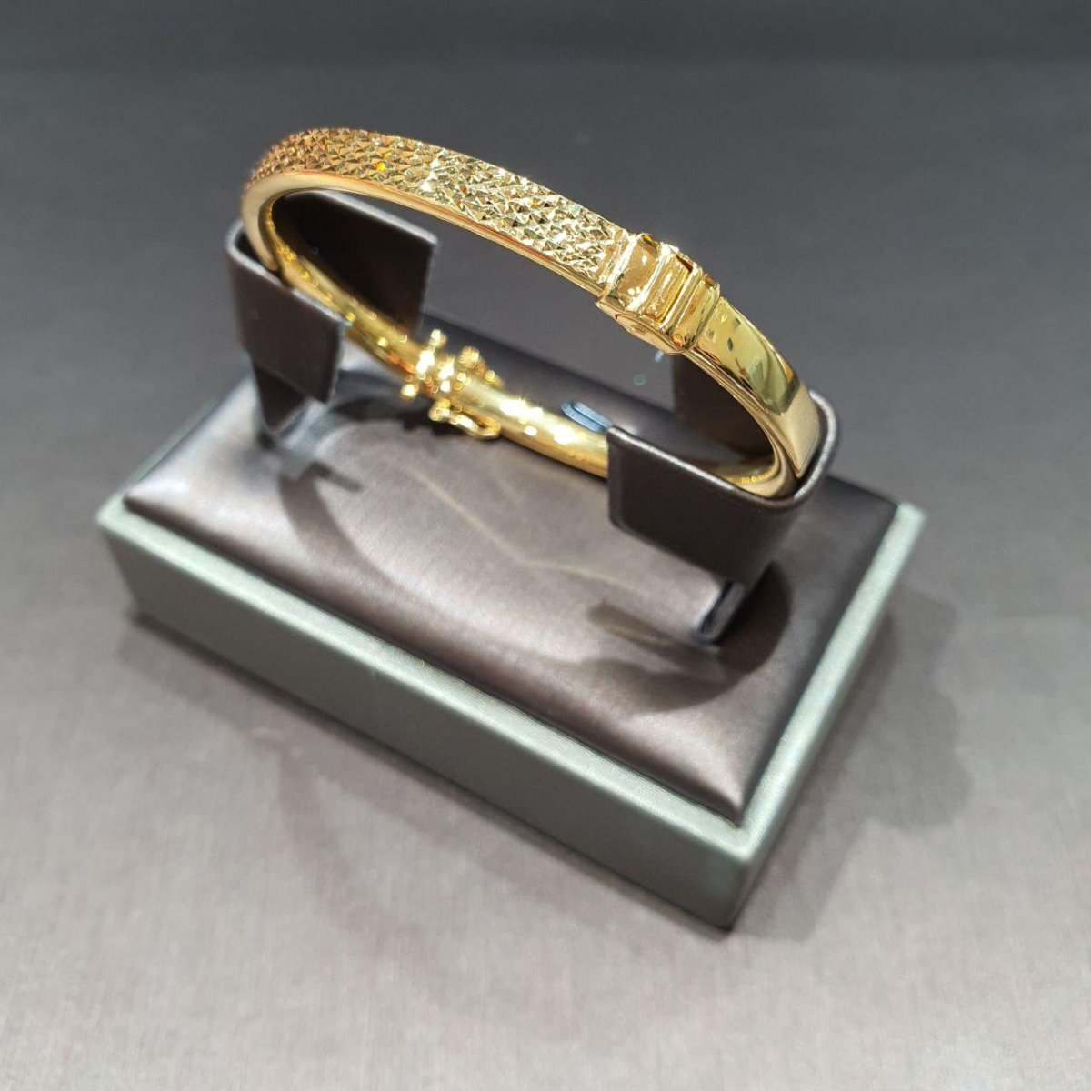 22k / 916 Gold Razor Cutting Bangle - Best Gold Shop 22k gold 22k gold bangle 916 gold bangle