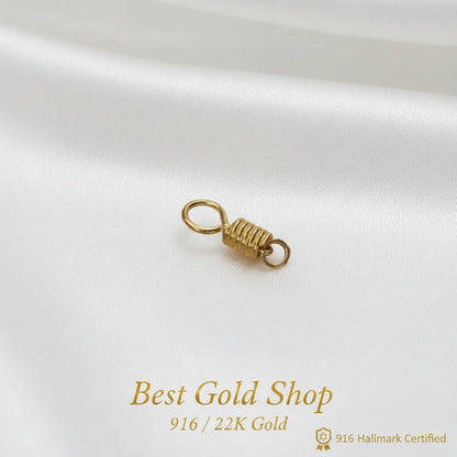 Close-up of the plain coil on a 22K Gold pendant pin connector.