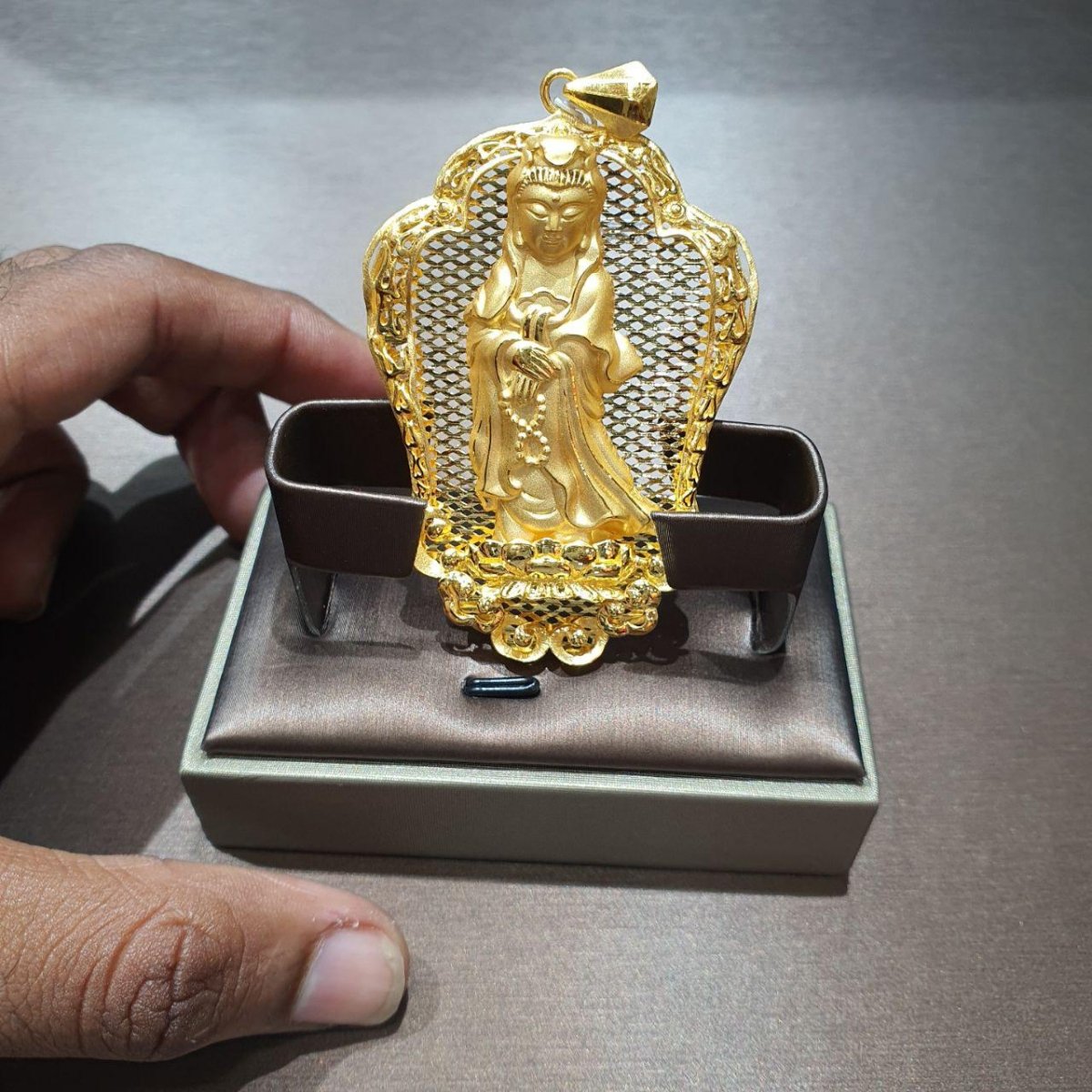 24k / 999 Gold Guan Yin Pendant - Best Gold Shop 24k gold 24k gold Pendant 999 gold Charms & Pendants