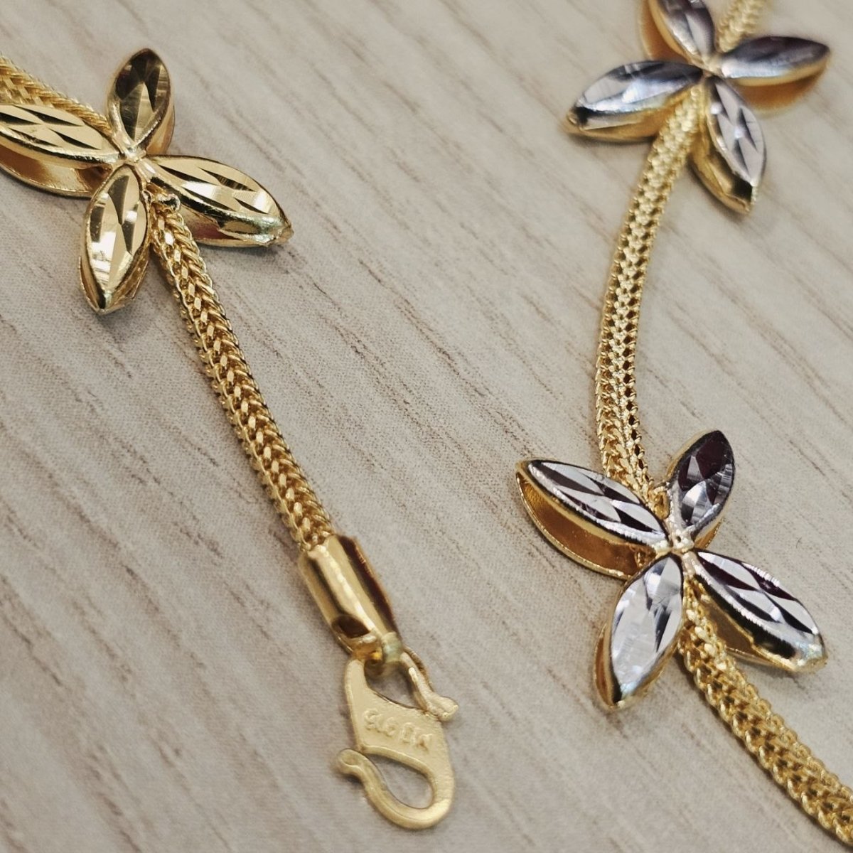 916 Gold 5 Flower Design Bracelet Two ToneBraceletsBest Gold Shop