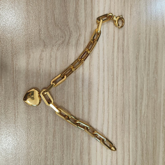 916 gold fancy bracelet with dangling heart charm
