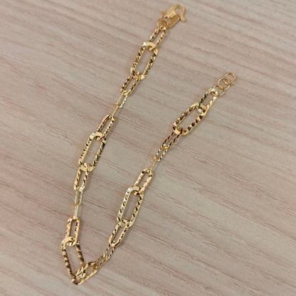 Side view of 916 Gold Diamond-Cut Fancy Link chain bracelet.