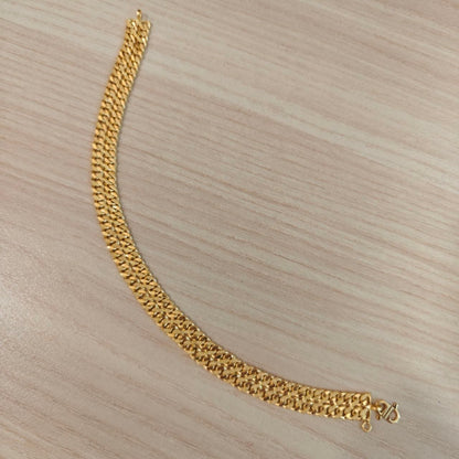 Side view of 916 Gold double-row Cowboy chain bracelet.