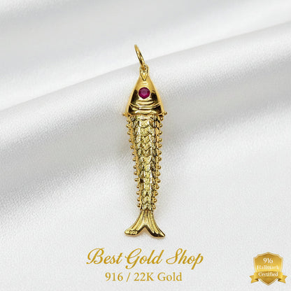 Bail detail on a 916 gold fighting fish pendant