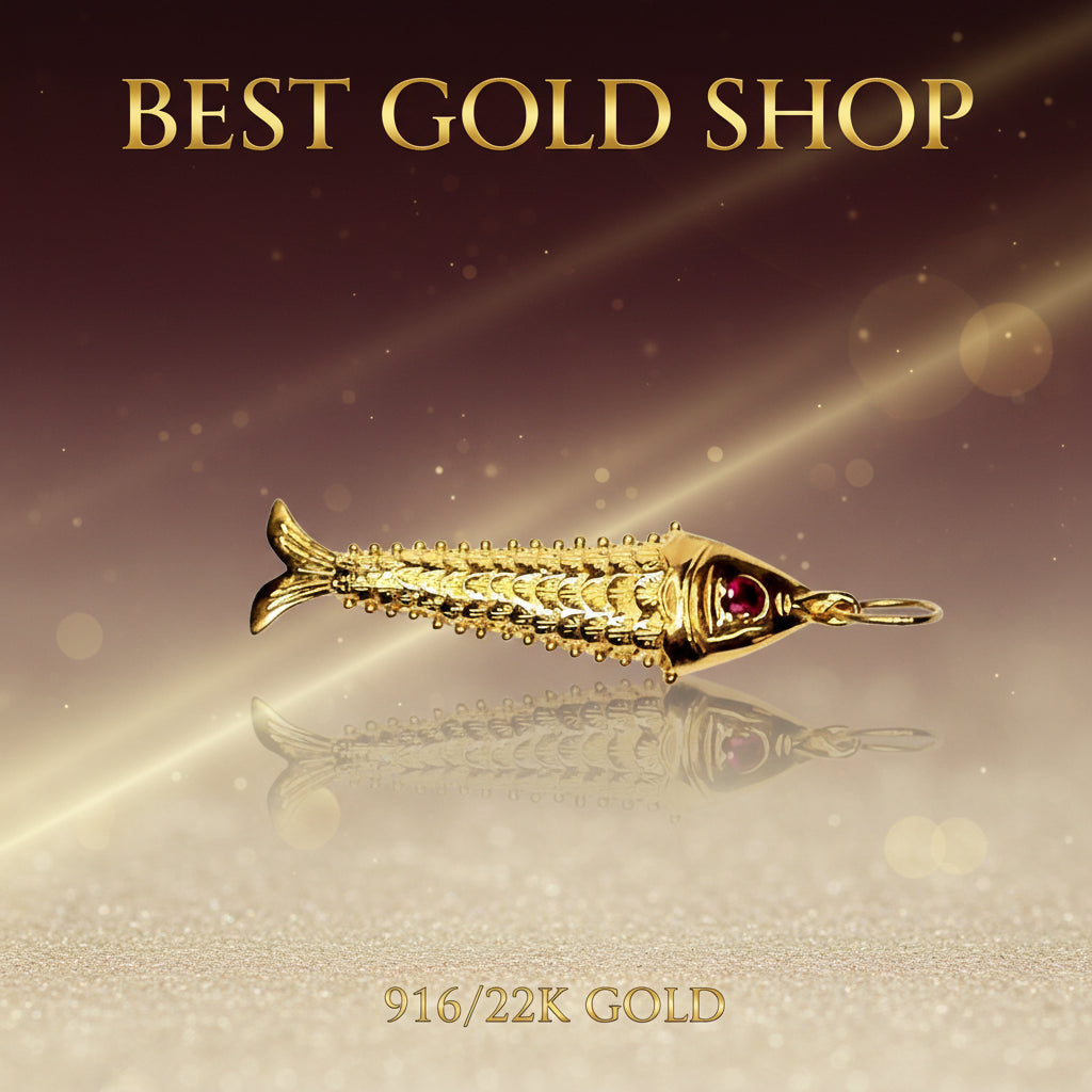 916 gold fighting fish pendant shown on a jewellery display
