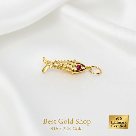 916 gold fighting fish pendant with detailed polished finish
