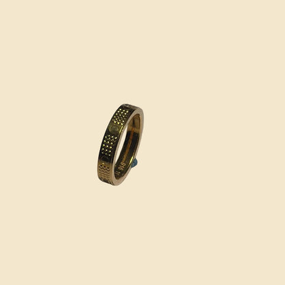 916 gold hollow diamond-pattern band ring front view