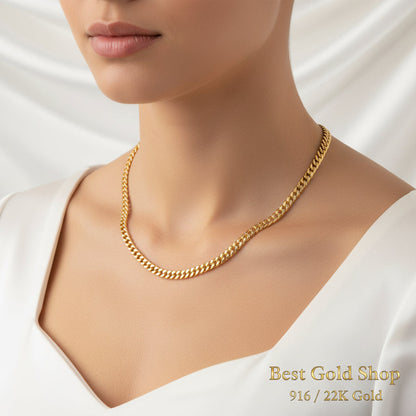 Close-up of 916 gold hollow fishbone chain polished links
