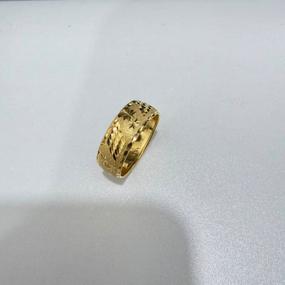 916 gold hollow sandy ring V1 with polished star and geometric details
