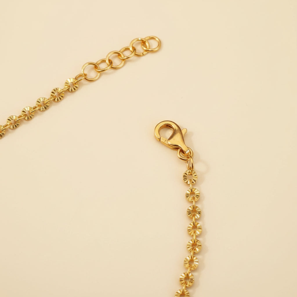 916 Gold Sunflower Motif Bracelet lobster clasp detail