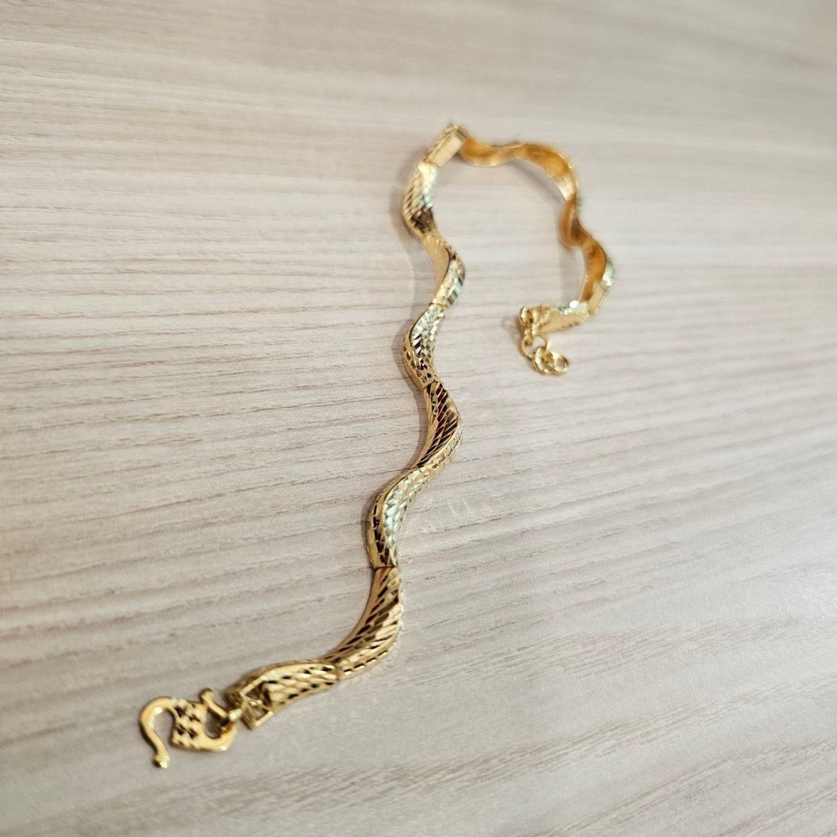916 Gold Wavy Bracelet | New Design ElegantBraceletsBest Gold Shop