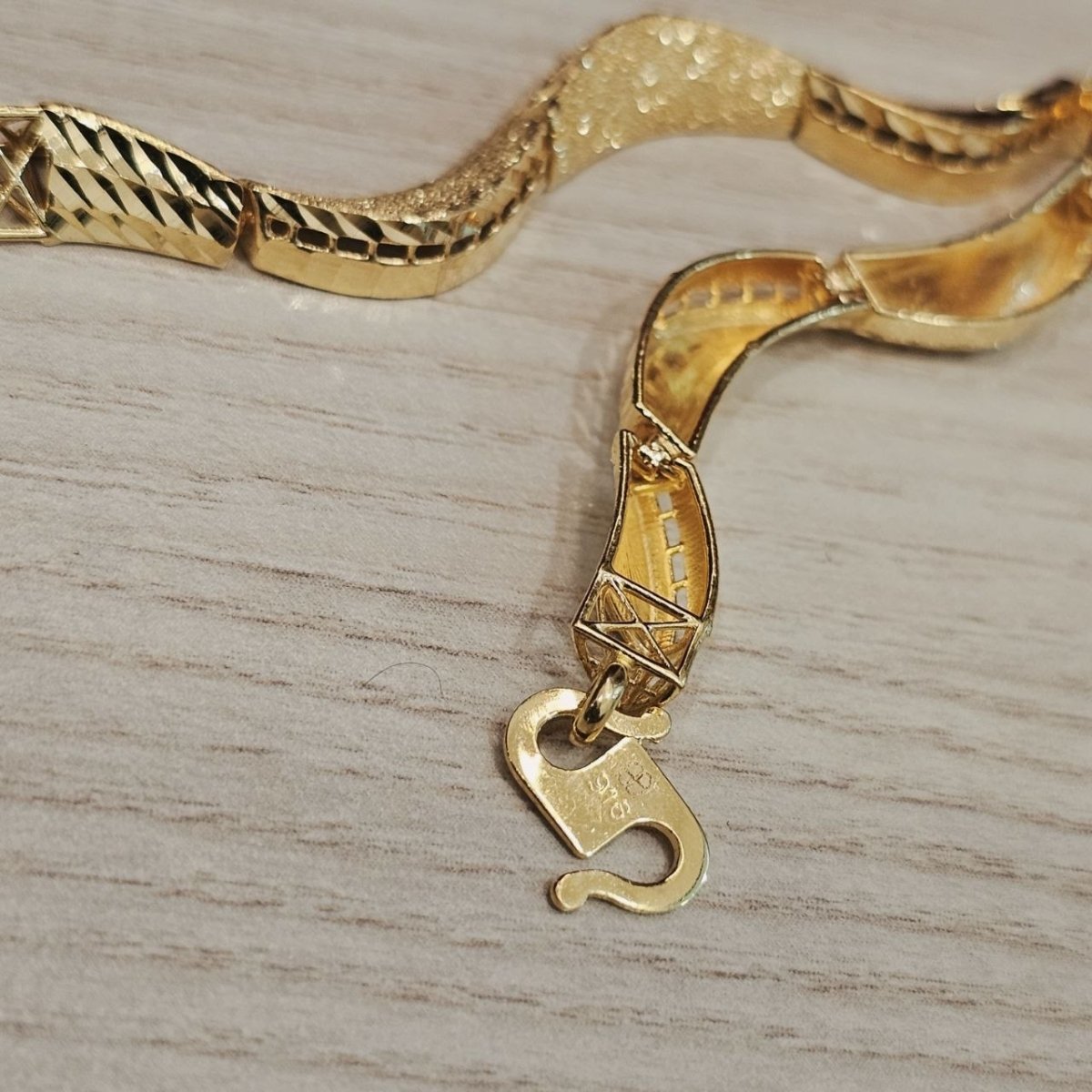 916 Gold Wavy Bracelet | New Design ElegantBraceletsBest Gold Shop