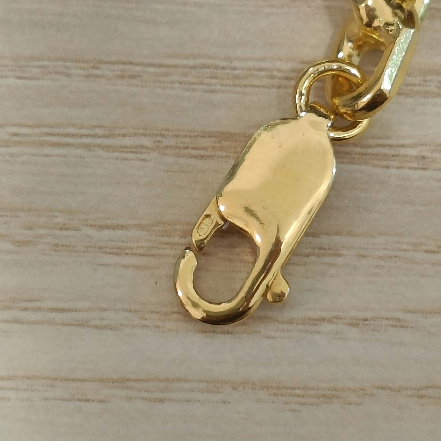 916 gold solid Wanzi bracelet in 22K yellow gold - view 2