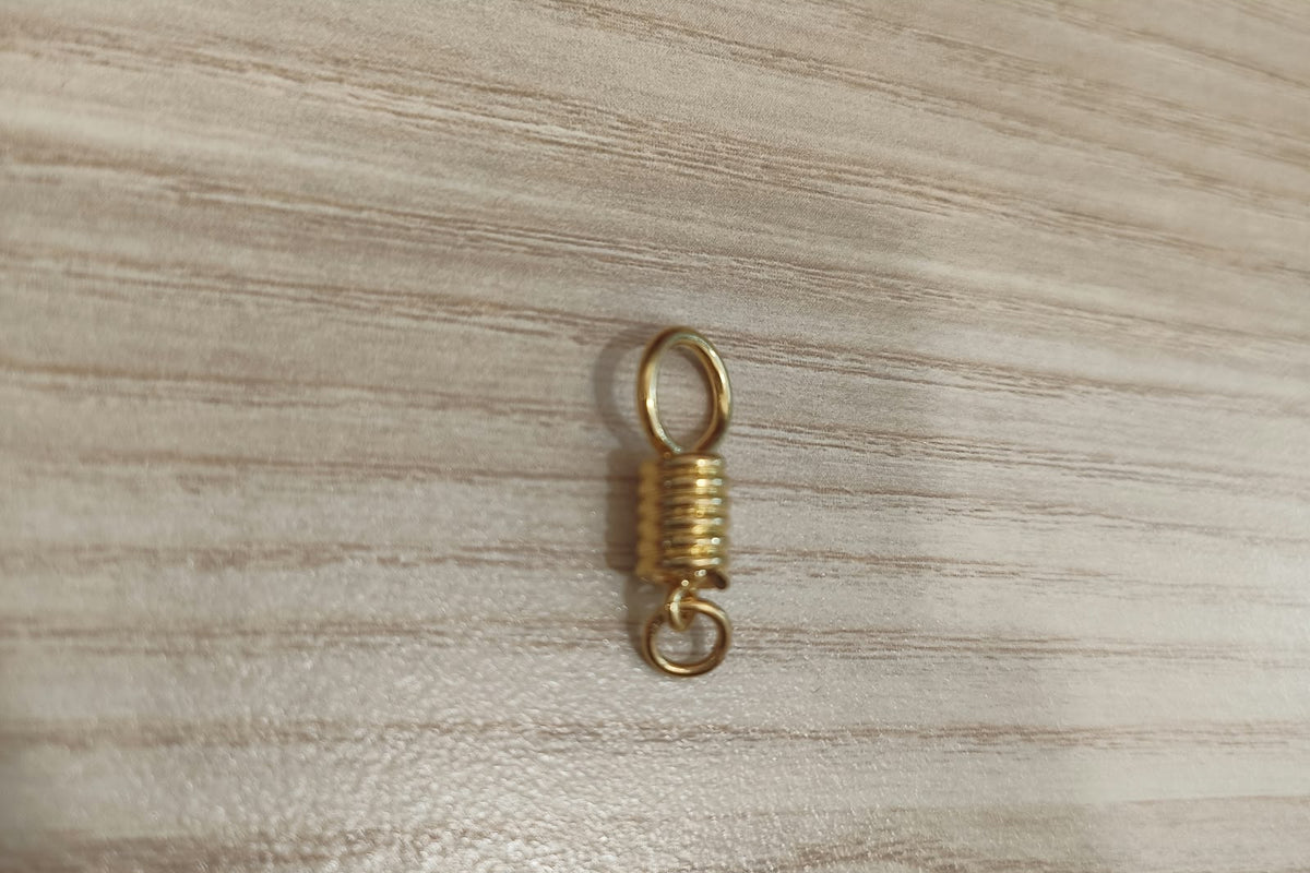 916 Gold Amulet Hook | Classic 22K Gold Accessory
