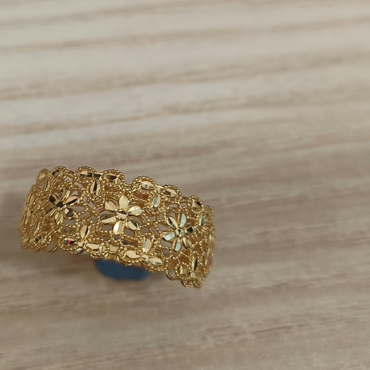 916 Gold Serenity Petal Ring | Elegant 22K Floral Design