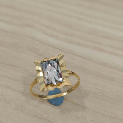 Front view of a 916 gold two-tone Biscot V3 ring with rectangular silver-coloured detail and a textured gold border