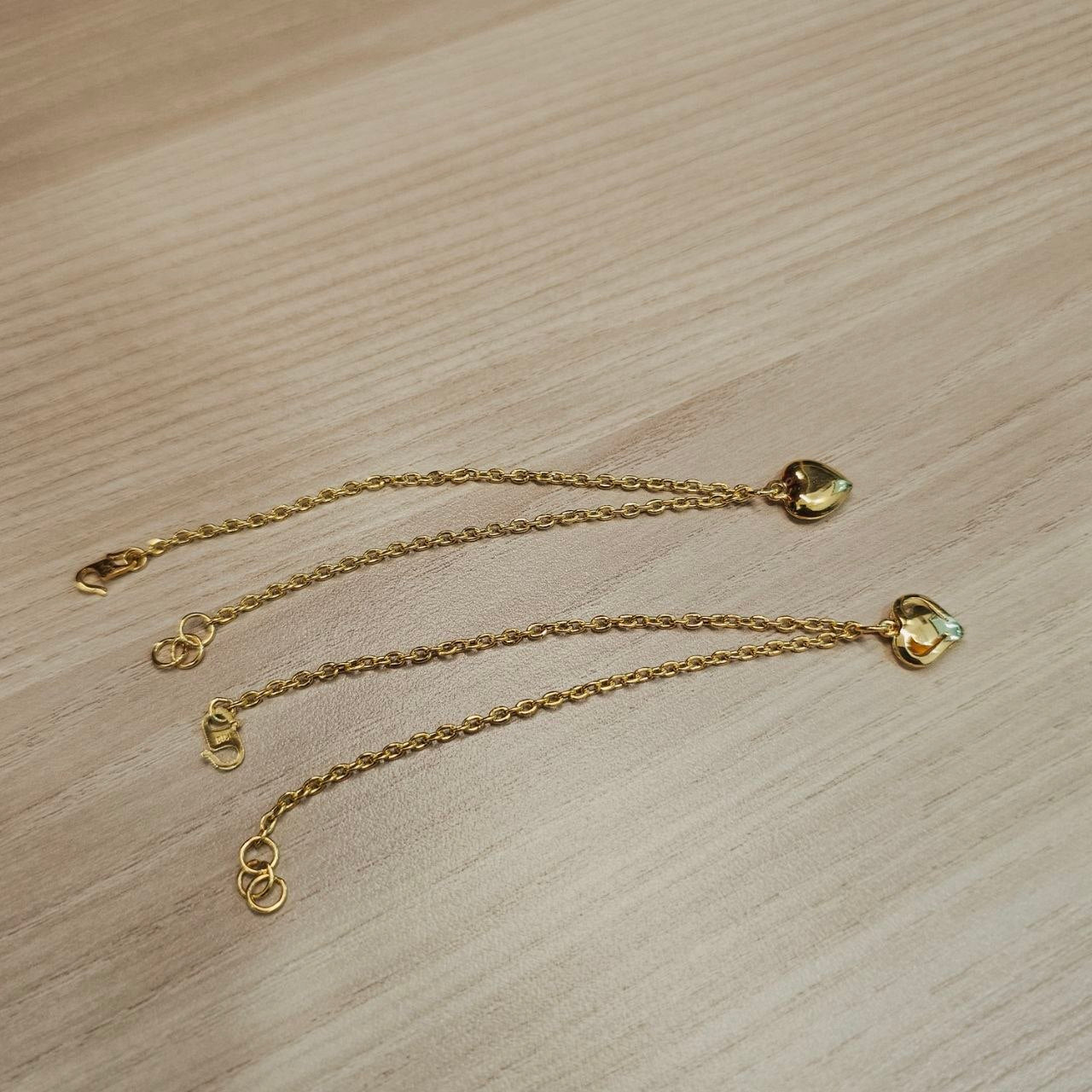 916 Gold Wan Zi Dangling Heart Bracelet Slim elegant design
