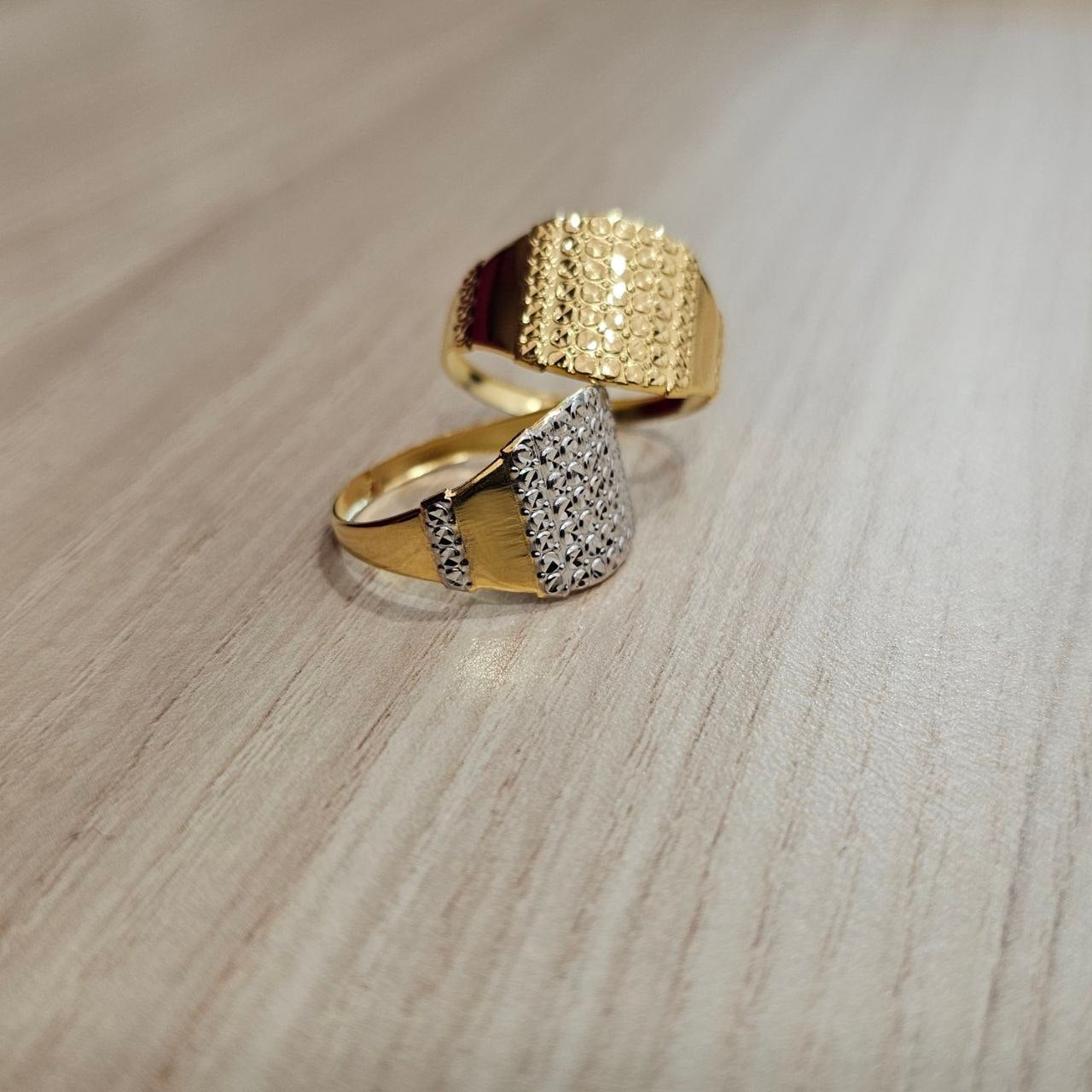 916 Gold Nuggets Ring Full Gold Feather Light