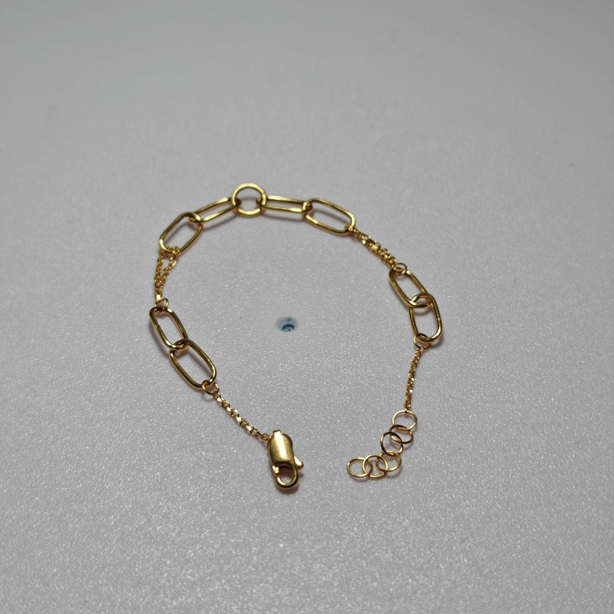 916 Gold WanZi Loop Bracelet | Adjustable 22K Gold Design
