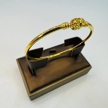 22k / 916 Gold Cutting Heart with Shiny Charms Bangle by Best Gold Shop