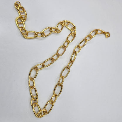 22k / 916 Gold Oval with twisted Link Necklace, Bold and Elegant