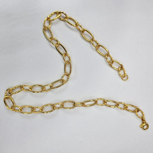 22k / 916 Gold Oval with twisted Link Necklace, Bold and Elegant