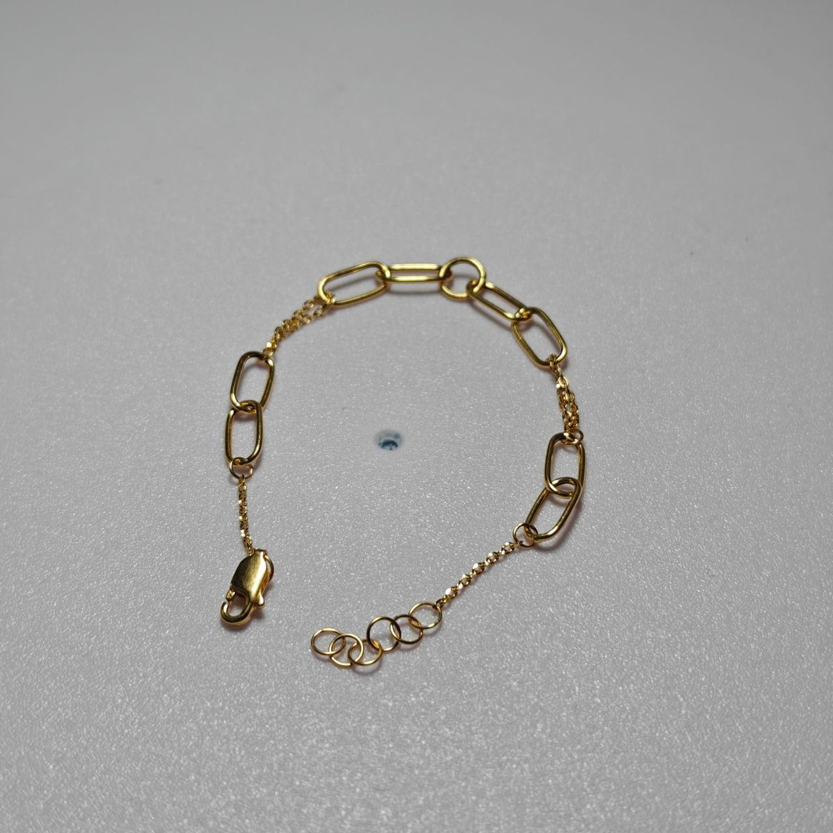 916 Gold WanZi Loop Bracelet | Adjustable 22K Gold Design