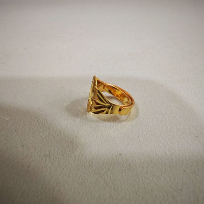 916 Gold Baby Ring Diamond cutting design new stock