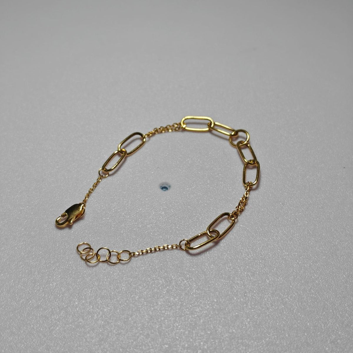 916 Gold WanZi Loop Bracelet | Adjustable 22K Gold Design