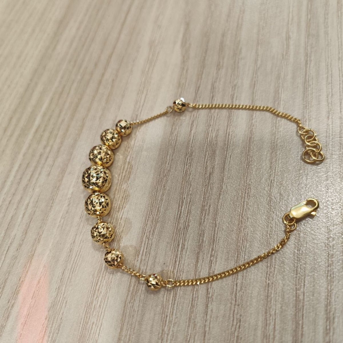 916 Gold Graduated Shiny Ball Bracelet | Elegant 22K Design