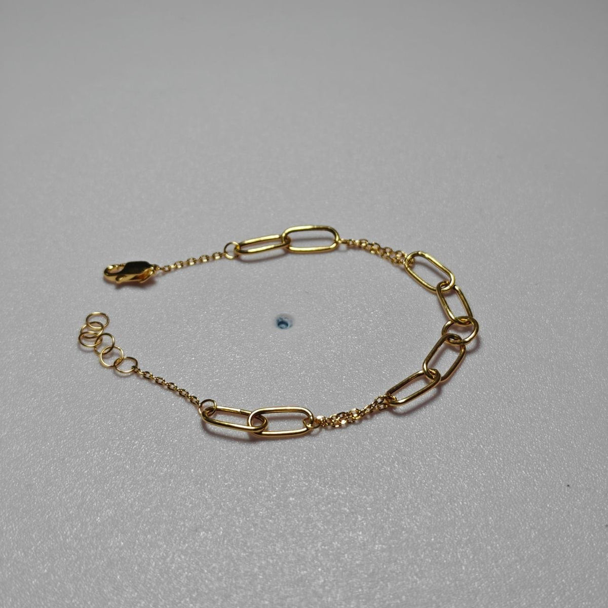 916 Gold WanZi Loop Bracelet | Adjustable 22K Gold Design
