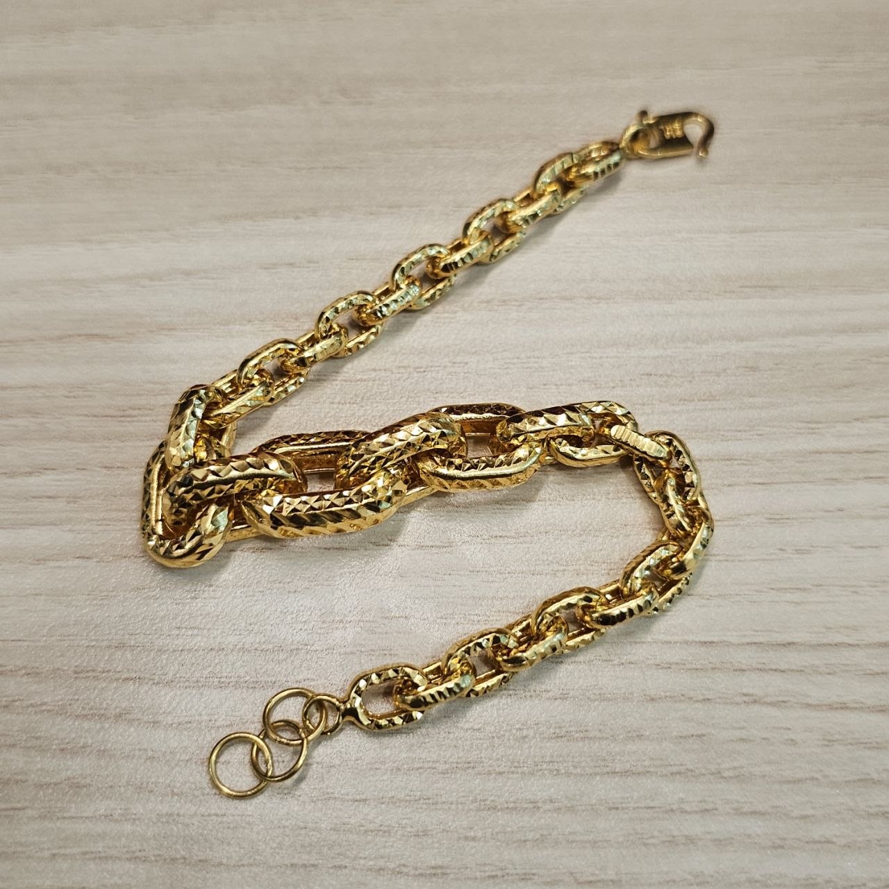 916 Gold Anchor Link With Cutting Bracelet Hollow Design