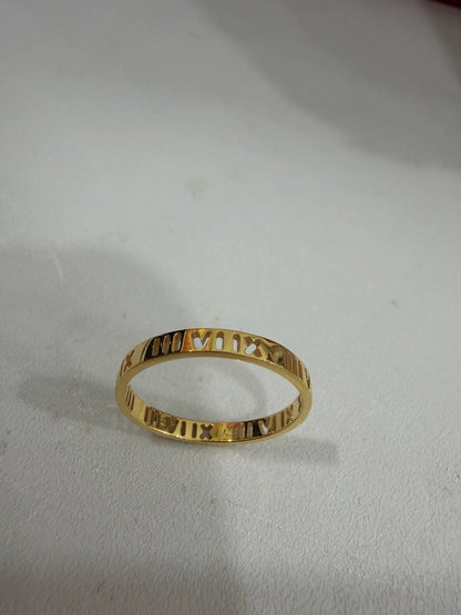 916 Gold Mini Roman Numeral Ladies Ring
