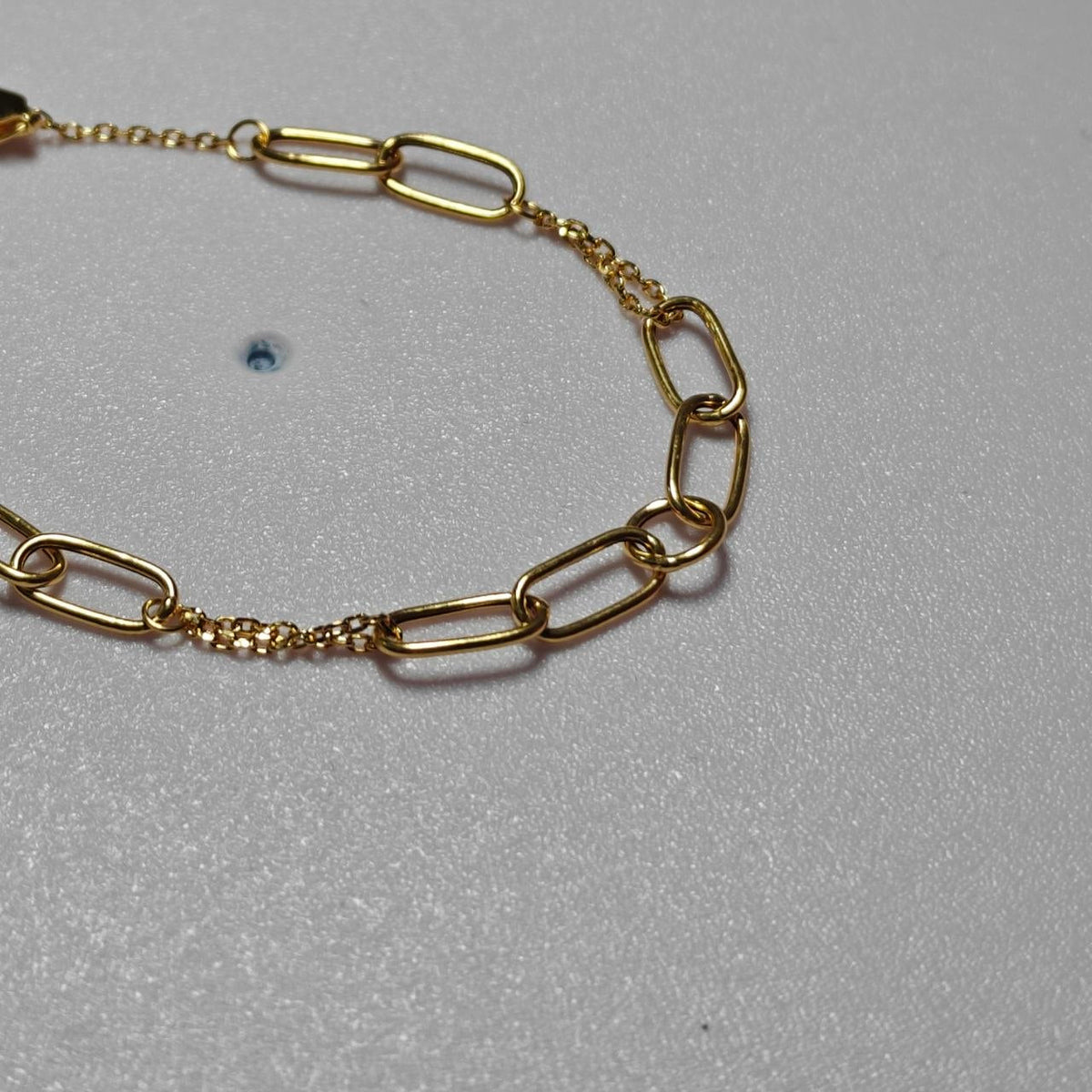 916 Gold WanZi Loop Bracelet | Adjustable 22K Gold Design