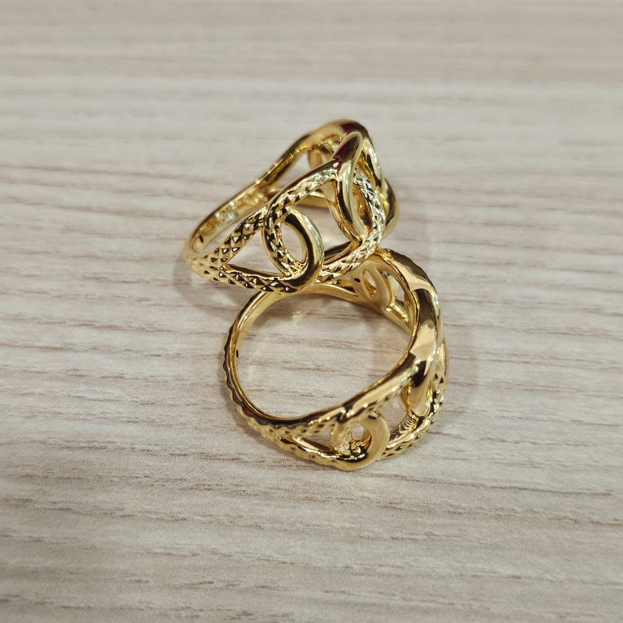 916 Gold Interlock Design Ring Latest Design and Feather Light