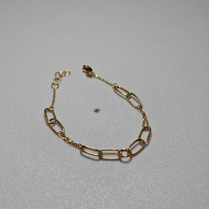 916 Gold WanZi Loop Bracelet | Adjustable 22K Gold Design